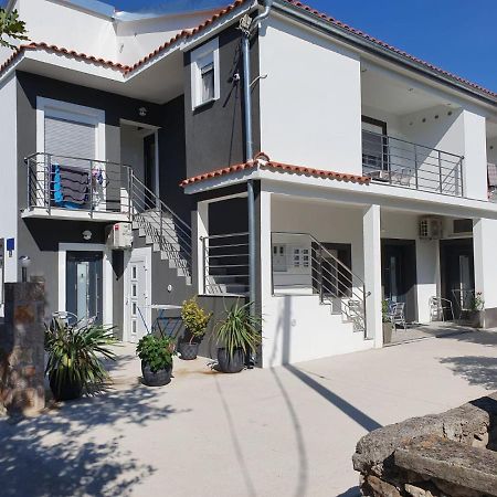 Jeli Apartments Starigrad Paklenica Exteriör bild