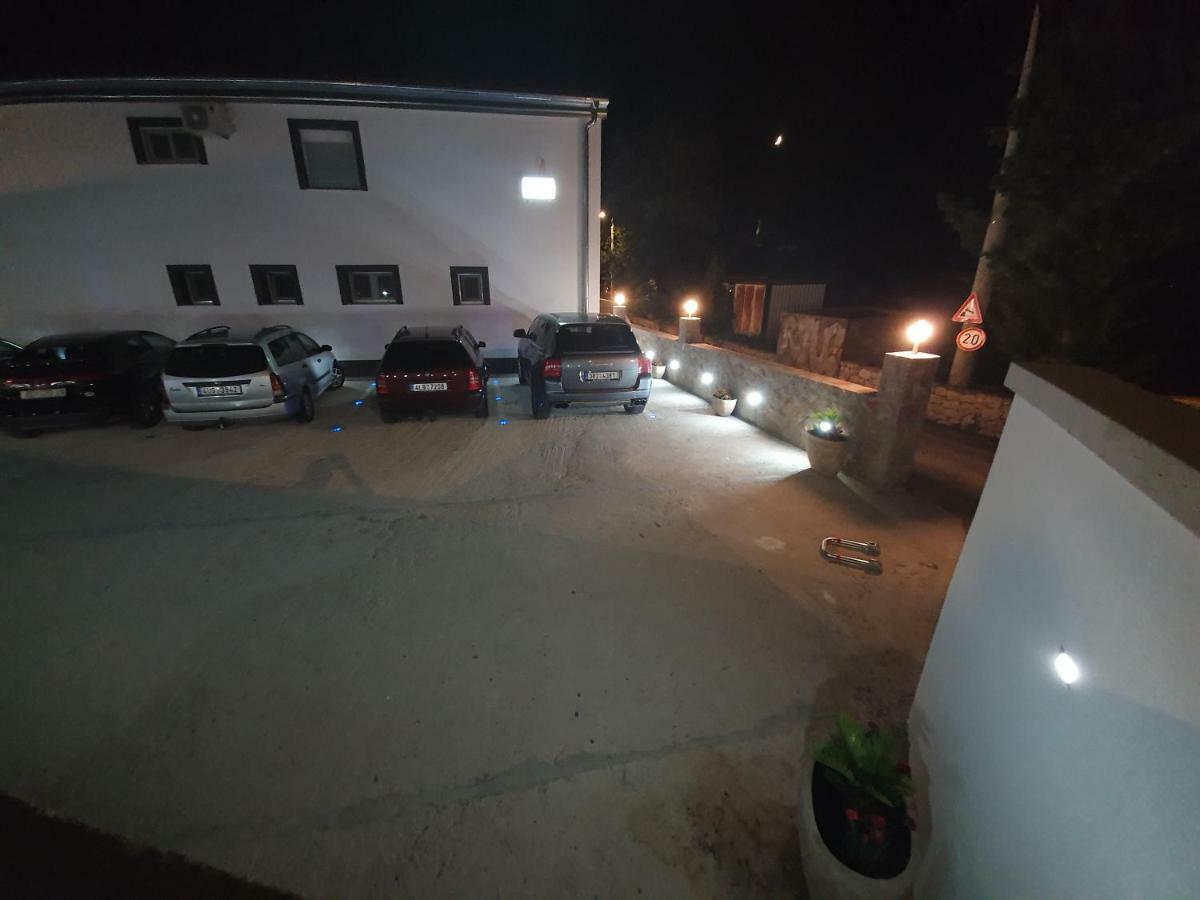 Jeli Apartments Starigrad Paklenica Exteriör bild