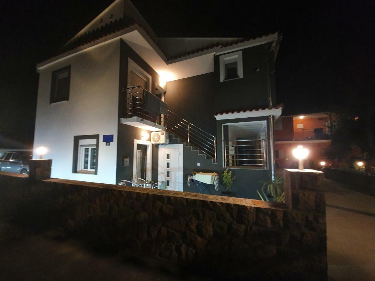 Jeli Apartments Starigrad Paklenica Exteriör bild