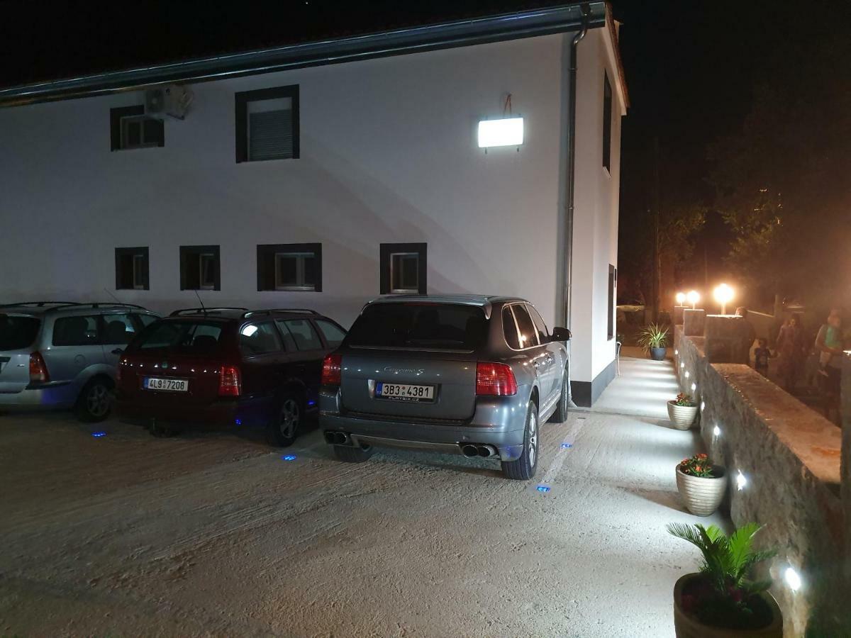 Jeli Apartments Starigrad Paklenica Exteriör bild