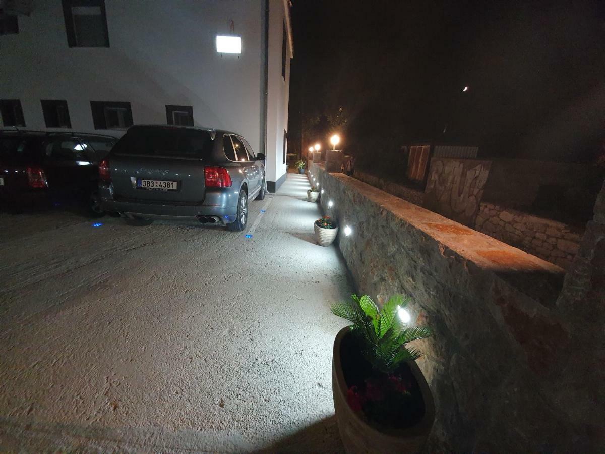 Jeli Apartments Starigrad Paklenica Exteriör bild